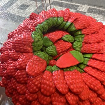 Sweet Candy Prague - Candy strawberries - Candy Stores Near Me - Prague, Puerto Rico