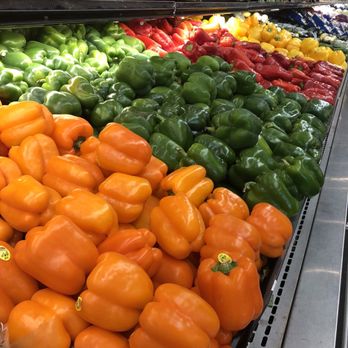 Pete's Fresh Market - Beautiful peppers - Grocery Near Me - Oak Park, Illinois