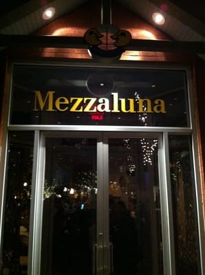 Mezzaluna by null