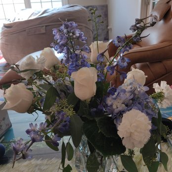 Creative Floral Designs - Florists Near Me - Silver Spring, Maryland
