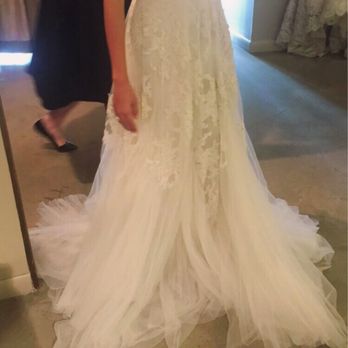 Ever After - Reem Acra Trunk Show'15. Love the gown but horrible costumer services - Bridal Near Me - Miami, Florida