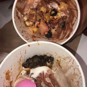 Yogurtland - The Yogurt here never disappoints!! The Dairy Free 100% Vegan and Plant Based Salted Chocolate Soufflé Yogurt is AMAZING - Ice Cream & Frozen Yogurt Near Me - Downey, California