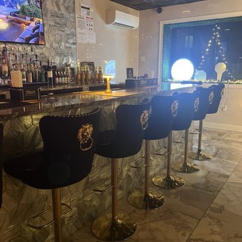 Lionz Den Restaurant & Bar - Bars Near Me - Lindenhurst, New York Lionz Den Restaurant & Bar - Bars Near Me - Lindenhurst, New York