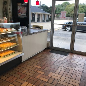 Lickin Good Donuts - the outside of a store - Donuts Near Me - Shreveport, Louisiana Lickin Good Donuts - the outside of a store - Donuts Near Me - Shreveport, Louisiana