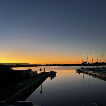 Shoreline Lake American Bistro - Sunset view - Breakfast & Brunch Near Me - Mountain View, California Shoreline Lake American Bistro - Sunset view - Breakfast & Brunch Near Me - Mountain View, California