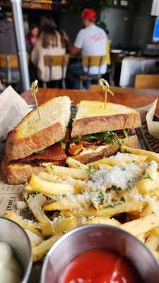 Craft House Fashion Valley by null