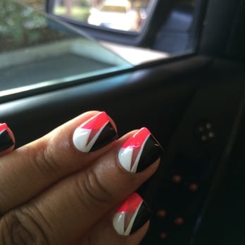 GLO Nail Bar - Coco's Nails at Glo Nail Bar. Nail Artist: Tracy - Nail Salons Near Me - Costa Mesa, California