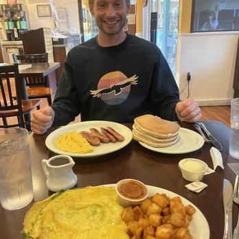 Eggs 'n Things - Veggie Omelet 3 Buttermilk Pancakes Meat & Eggs* - Breakfast & Brunch Near Me - Honolulu, Hawaii Eggs 'n Things - Veggie Omelet 3 Buttermilk Pancakes Meat & Eggs* - Breakfast & Brunch Near Me - Honolulu, Hawaii