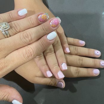 Nailicious and Spa - Cute Gel manicure still going strong 10 days later! - Nail Salons Near Me - Orange, California