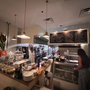 Luna Pasta e Dolci Take-Away - Open kitchen!! That's confidence!! Charming, warm & inviting. - Pasta Shops Near Me - Miami, Florida