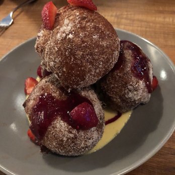 Monteverde - Zeppole - light, fluffy & perfect - Italian Near Me - Chicago, Illinois Monteverde - Zeppole - light, fluffy & perfect - Italian Near Me - Chicago, Illinois