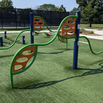 Four Seasons Park - Parks Near Me - Lombard, Illinois Four Seasons Park - Parks Near Me - Lombard, Illinois