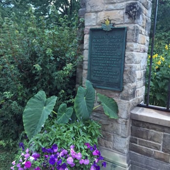 Alexander Muir Memorial Gardens - Parks Near Me - Toronto, Ontario Alexander Muir Memorial Gardens - Parks Near Me - Toronto, Ontario