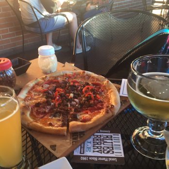 Bricktown Brewery - House pizza - Breweries Near Me - Tulsa, Oklahoma
