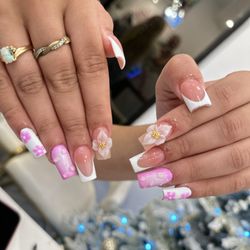 So Level Nails and Lash Bar