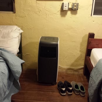 Bananas Guesthouse - AC unit that doesn't work. Esp with screen only Windows. - Guest Houses Near Me - Vieques, Puerto Rico