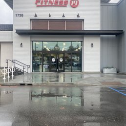 Exterior outside entrance of Fitness 19 - Outside - Thousand Oaks, California Exterior outside entrance of Fitness 19 - Outside - Thousand Oaks, California