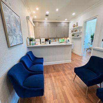 Spinatomy Spine & Disc Centers - Front Office - Chiropractors Near Me - Los Angeles, California Spinatomy Spine & Disc Centers - Front Office - Chiropractors Near Me - Los Angeles, California