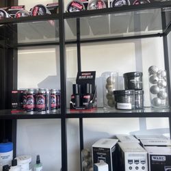 Uppercuts Barbershop - Hair cut time