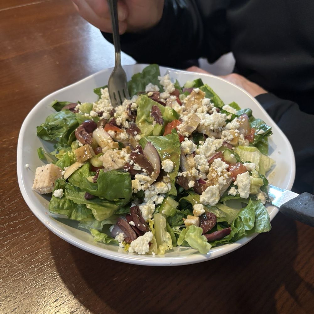 Grotto Cafe - Salad with chicken - Cafes Near Me - Cave Creek, Arizona