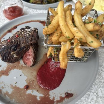 Castaway Burbank - PRIME HANGER STEAK 8oz - Bars Near Me - Burbank, California