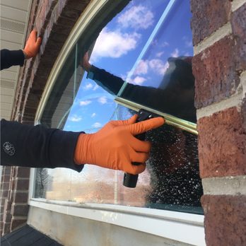 Lakeview Window Cleaning - Window being cleaned by hand with a squeegee. - Window Washing Near Me - Bountiful, Utah Lakeview Window Cleaning - Window being cleaned by hand with a squeegee. - Window Washing Near Me - Bountiful, Utah