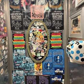 Beauty Bar - Beauty bar bathroom - Bars Near Me - Chicago, Illinois