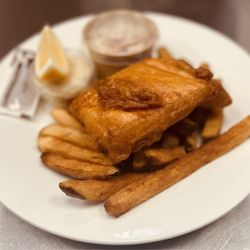 Fin City Fish & Chips - 1 piece halibut dinner