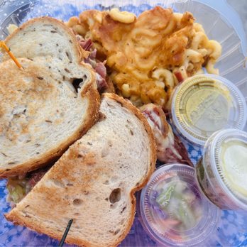 San Pedro Cafe - Reuben w Mac n cheese - Diners Near Me - San Pedro, California San Pedro Cafe - Reuben w Mac n cheese - Diners Near Me - San Pedro, California