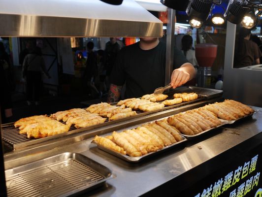 Raohe Night Market by null