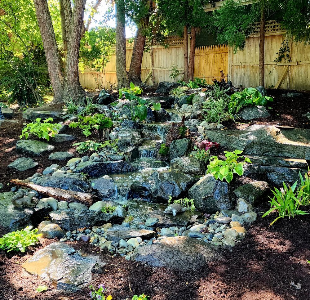 Delco Ponds And Waterscapes By Gramercy Logo