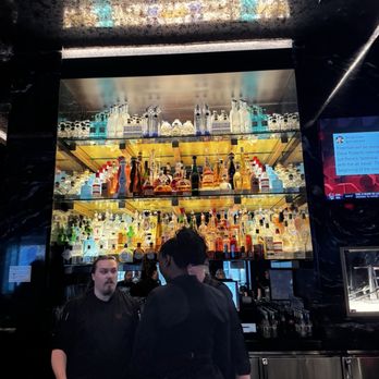 Mastro's Steakhouse - The bar - Steakhouses Near Me - Columbus, Ohio