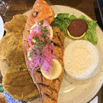 Sabor A Colombia - Pargo rojo frito - Sports Bars Near Me - Central Islip, New York