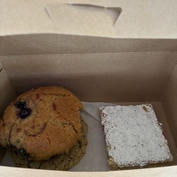 Broadway Daily Bread - Blueberry muffin, lemon bar oatmeal chocolate chip cookie - Bakeries Near Me - San Antonio, Texas Broadway Daily Bread - Blueberry muffin, lemon bar oatmeal chocolate chip cookie - Bakeries Near Me - San Antonio, Texas