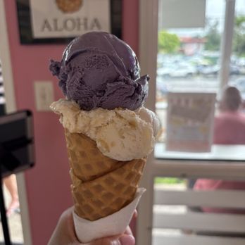 Pink's Ice Cream Shop - Half scoops of ube and banana mac nut brittle - Juice Bars & Smoothies Near Me - Hanalei, Hawaii Pink's Ice Cream Shop - Half scoops of ube and banana mac nut brittle - Juice Bars & Smoothies Near Me - Hanalei, Hawaii