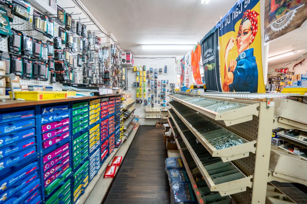 BOLTZ HARDWARE & GARDEN CENTER Updated September 2024 11 Photos
