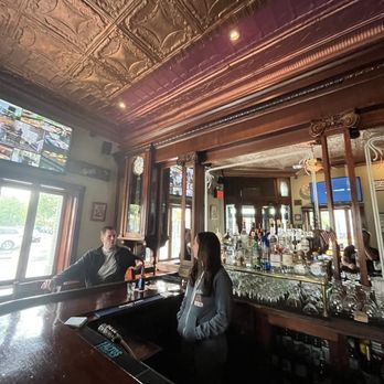 Three Jolly Pigeons - Bar area - Pubs Near Me - Brooklyn, New York Three Jolly Pigeons - Bar area - Pubs Near Me - Brooklyn, New York