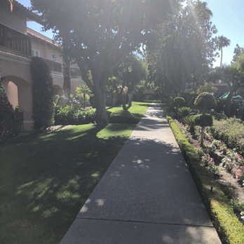 Harris Ranch - A nicely landscaped resort. - Hotels Near Me - Coalinga, California