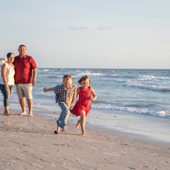 Grecco Photography - Kids racing along Sand Key Beach - Event Photography Near Me Grecco Photography - Kids racing along Sand Key Beach - Event Photography Near Me
