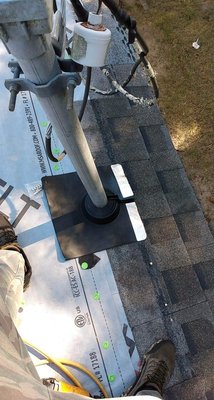 Grady Cross Roofing Logo