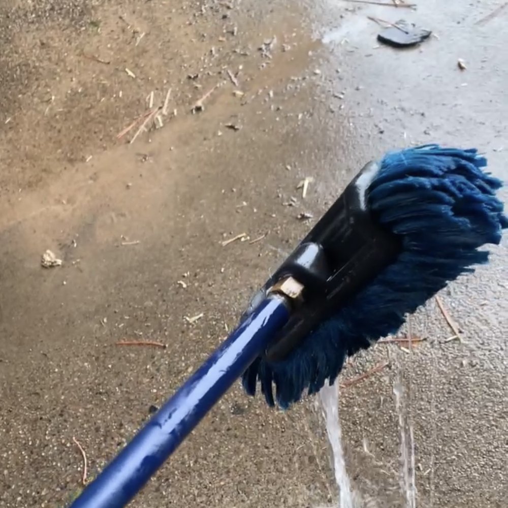 Like Nu Car Wash - Picture of the brush pouring out straight water. - Car Wash Near Me - Boise, Idaho Like Nu Car Wash - Picture of the brush pouring out straight water. - Car Wash Near Me - Boise, Idaho