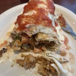 Ay Caray - Burrito dip w. Chicken. Nice grilled flavor and I added the house salsa on top. Nice!