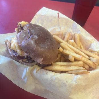 Cedar Glen Malt Shop - Bacon cheese burger - American Near Me - Cedar Glen, California Cedar Glen Malt Shop - Bacon cheese burger - American Near Me - Cedar Glen, California