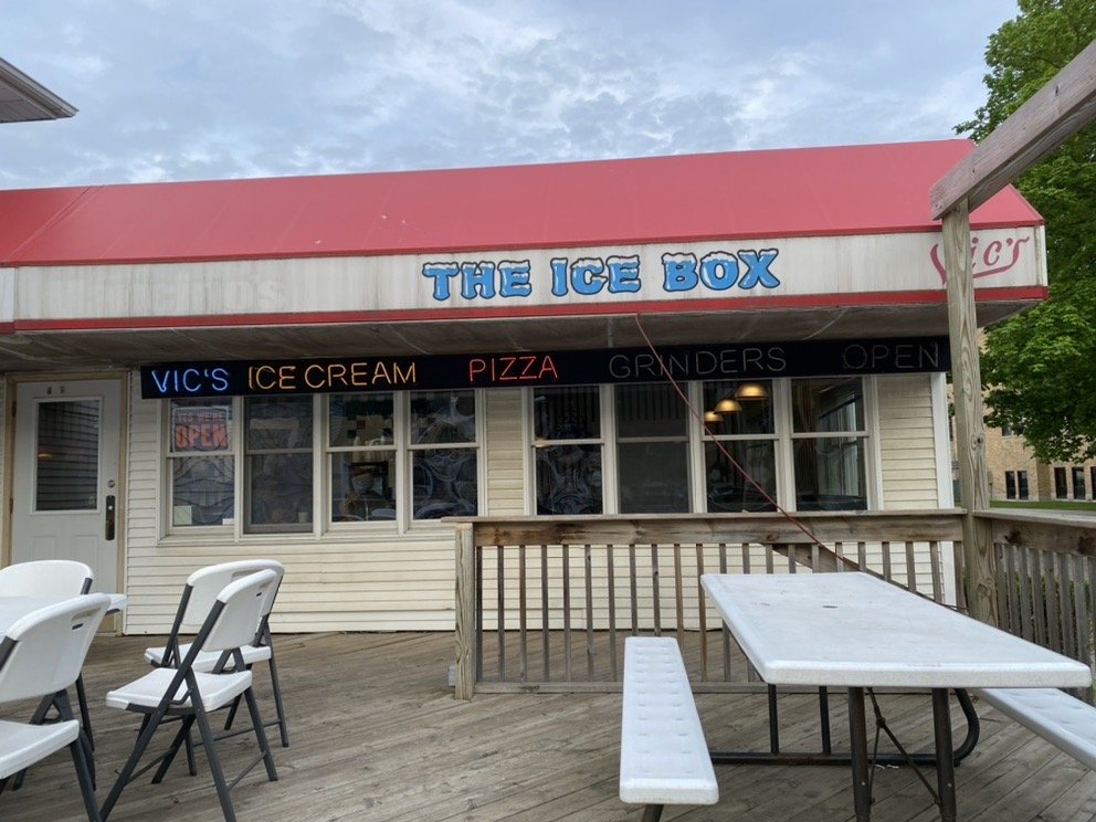 VIC’S ICE CREAM Updated October 2024 422 S Main St, Middlebury