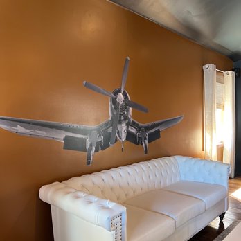 Ready Room By Hook Point Brewing - Interior - Brewpubs Near Me - Memphis, Tennessee Ready Room By Hook Point Brewing - Interior - Brewpubs Near Me - Memphis, Tennessee