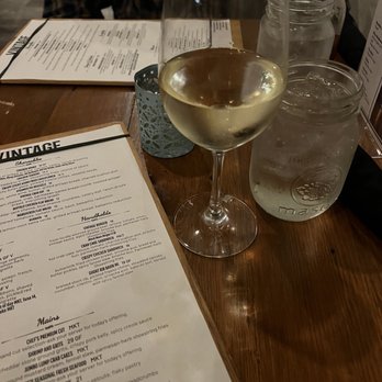 Vintage - Pinot grigio - American Near Me - New Market, Maryland