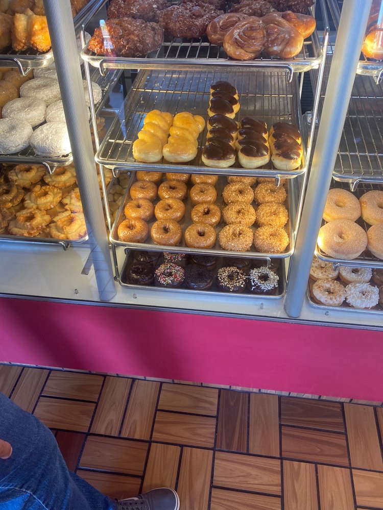 CHRISTY’S DONUTS 29 Photos & 27 Reviews 25030 Alessandro Blvd