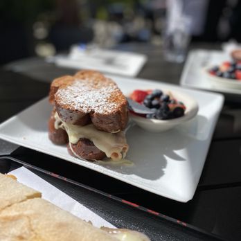 Fambrini's Cafe - Monte Cristo Sandwich - Sandwiches Near Me - Palo Alto, California Fambrini's Cafe - Monte Cristo Sandwich - Sandwiches Near Me - Palo Alto, California