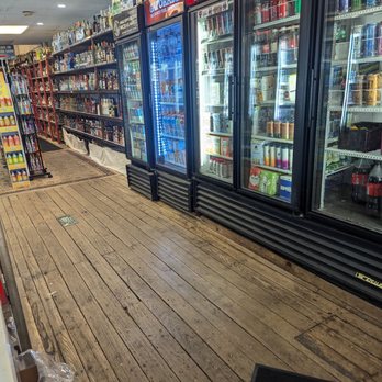Showboat Spirits & Fine Wine - Beer, Wine & Spirits Near Me - Lowell, Michigan Showboat Spirits & Fine Wine - Beer, Wine & Spirits Near Me - Lowell, Michigan