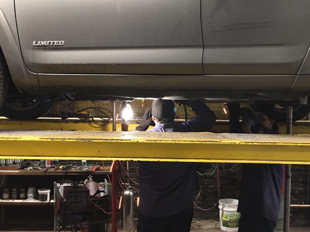 VALUE PLUS MUFFLERS 12 Photos & 177 Reviews 4321 N Western, Chicago